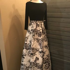 Adrianna Papell Floral Formal Gown.